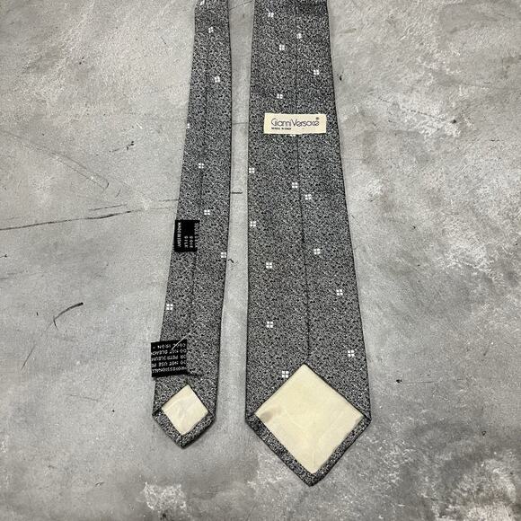 Vintage GIANNI VERSACE logo PLASTRON ASCOT Made in Italy silk tie - Picture 2 of 5